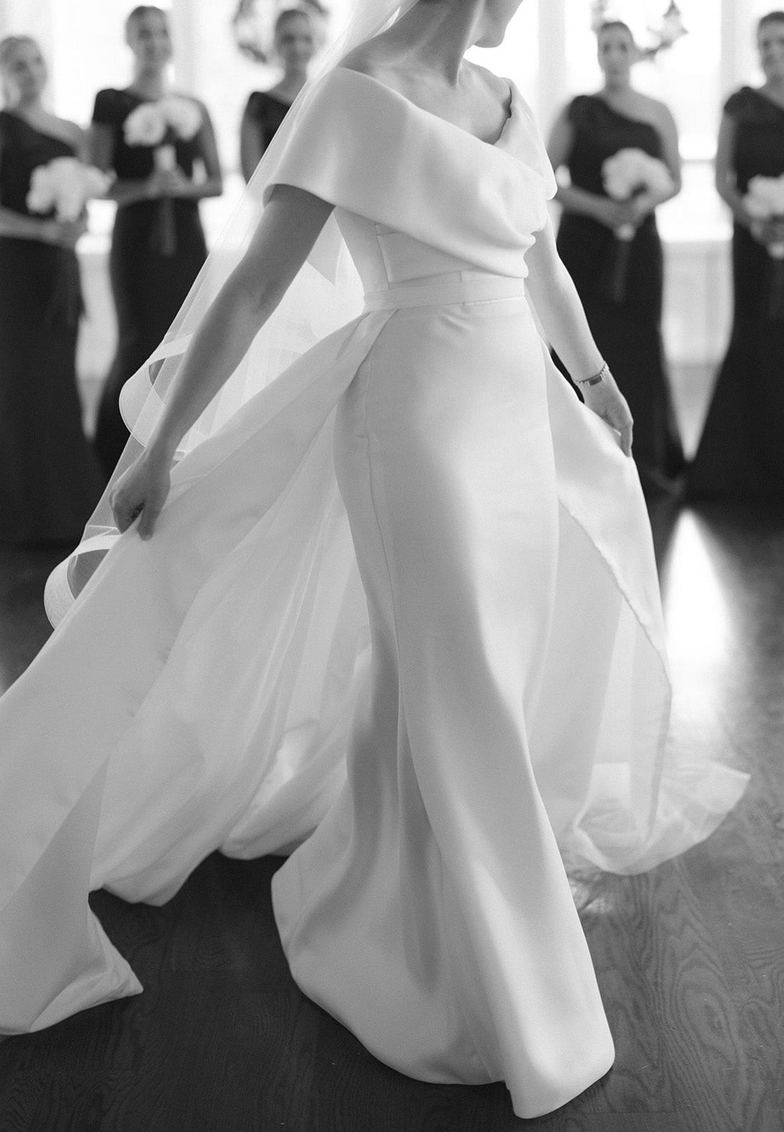 Off-Shoulder Sleeveless Sleek Simple Mermaid Wedding Dress