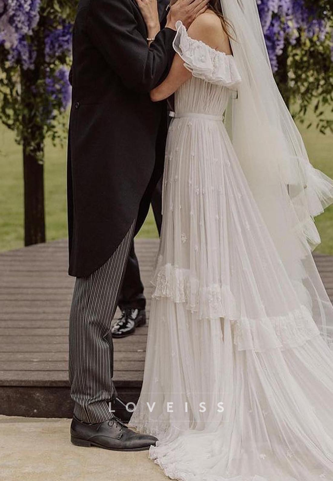 Off-Shoulder Sleeveless Tulle A-Line Boho Wedding Dress