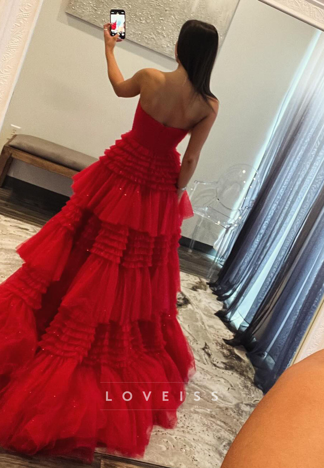 Off-Shoulder Sleeveless Tulle Tiered Ball Gown A-Line Prom Dress