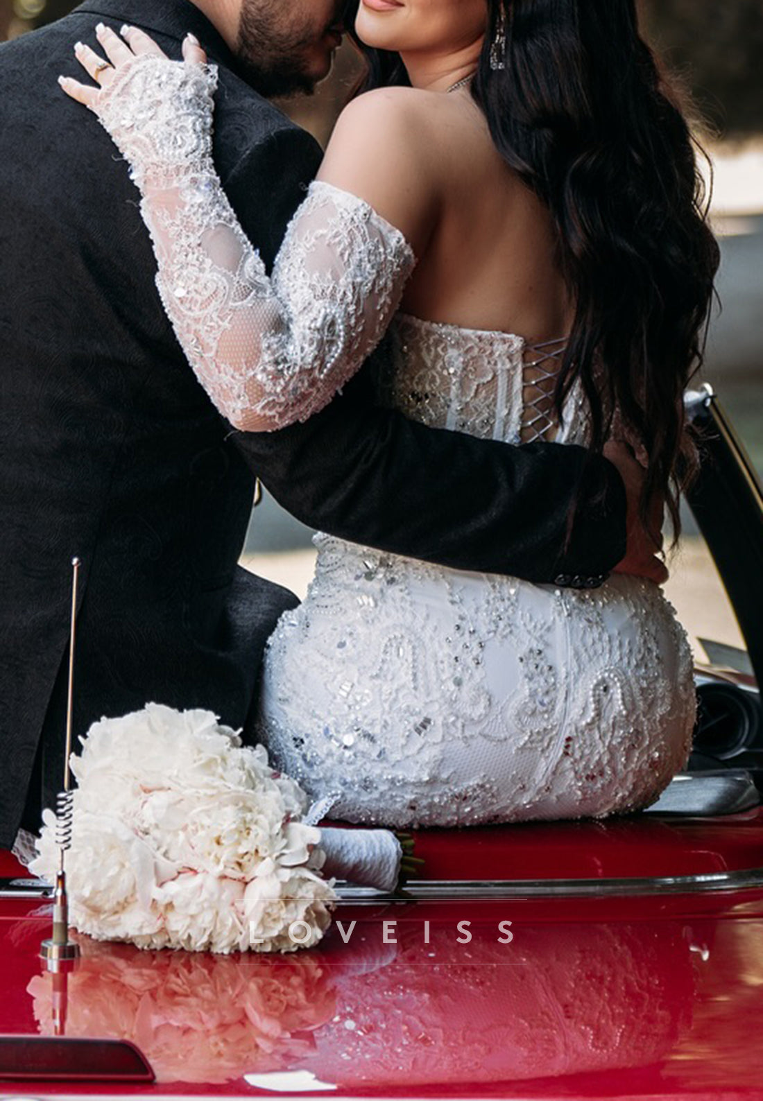 Off-Shoulder Sleeveless Sequins Appliques Pleated Mermaid Wedding Dress