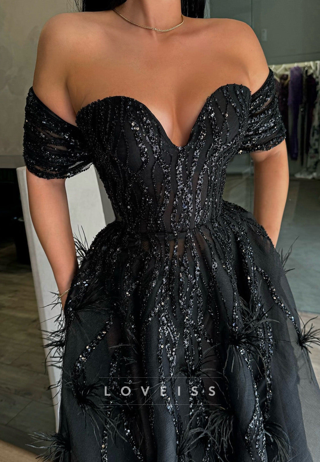 Off-Shoulder Strapless Appliques A-Line Prom Dress