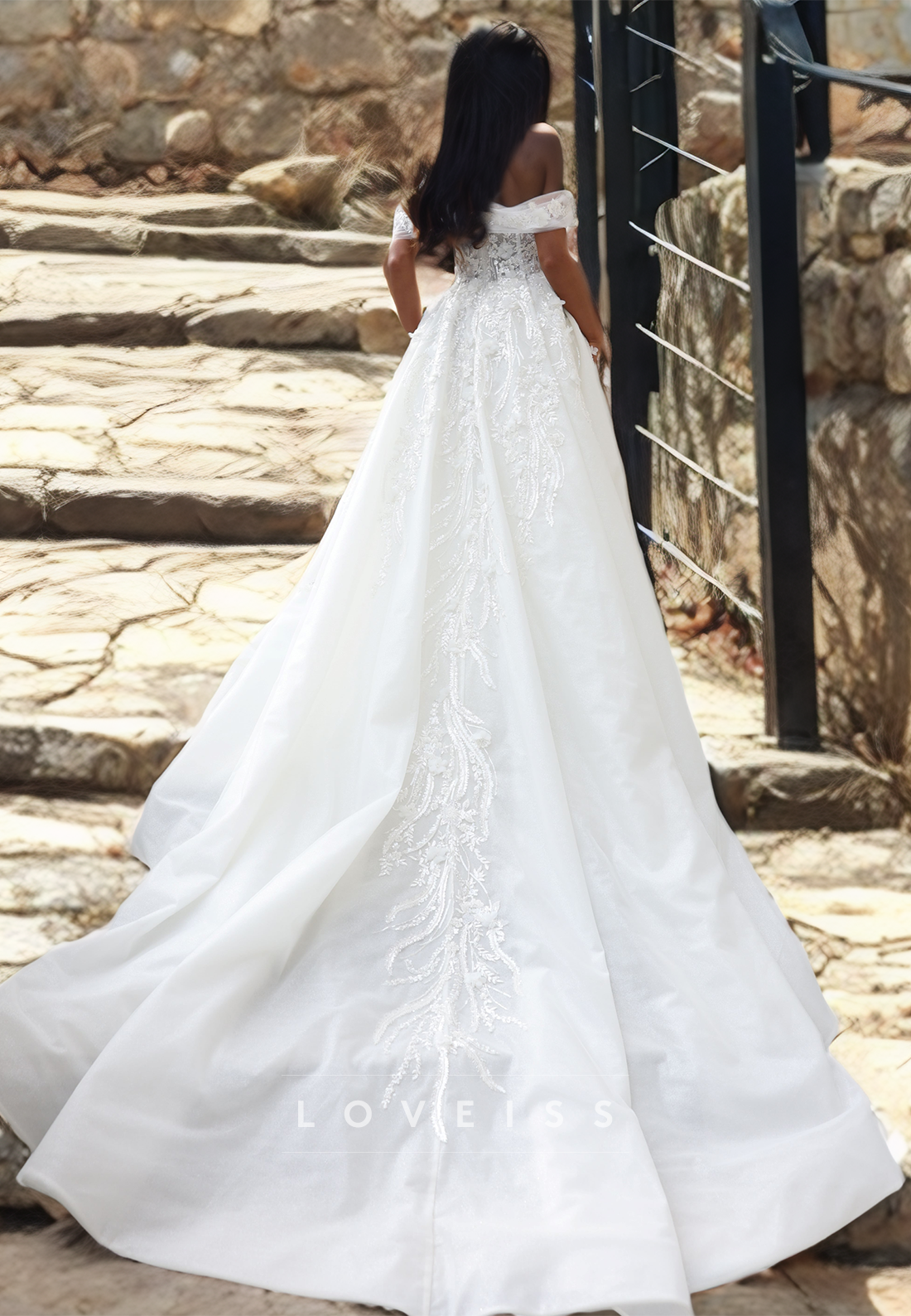 Off-Shoulder Strapless Appliques A-Line Wedding Dress