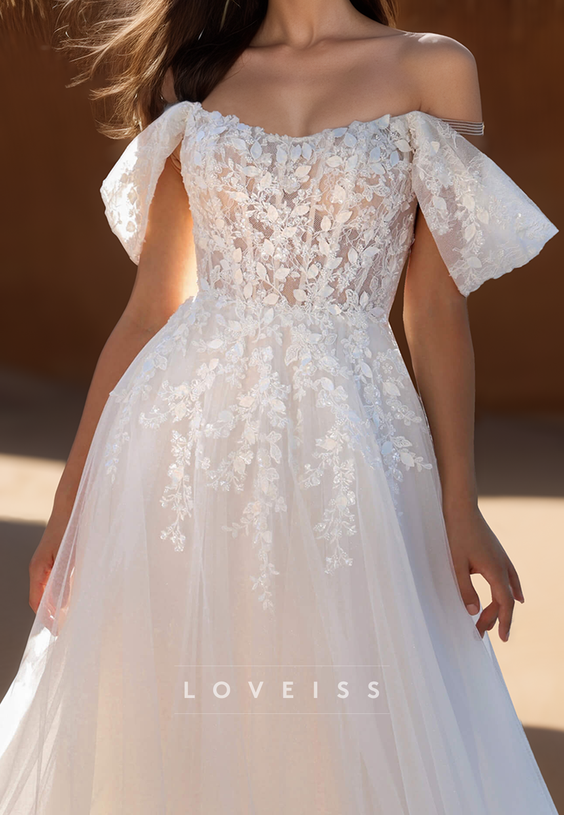 Off-Shoulder Strapless Appliques Tulle A-Line Beach Wedding Dress