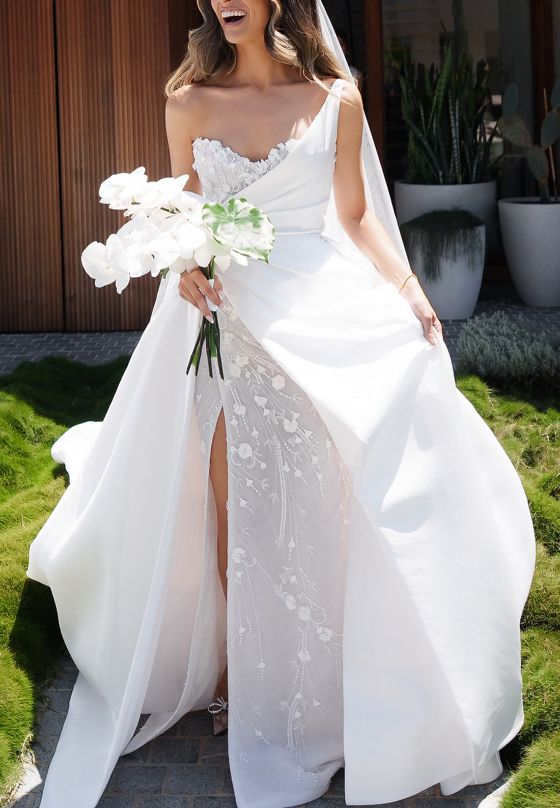 One Shoulder Sleeveless Appliques Pleated A-Line Wedding Dress