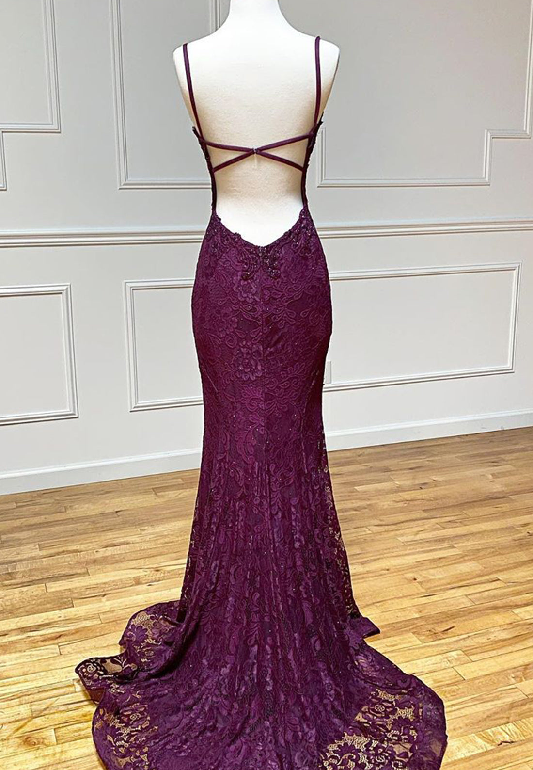 V-Neck Sleeveless Appliques Mermaid Prom Dress