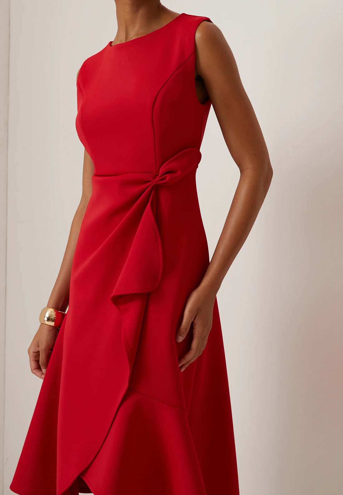 Red Sleeveless Midi Elegant A-line Dress with Waist Twist for Day-to-Night Red Sleeveless Midi Elegant A-line Dress with Waist Twist for Day-to-Night