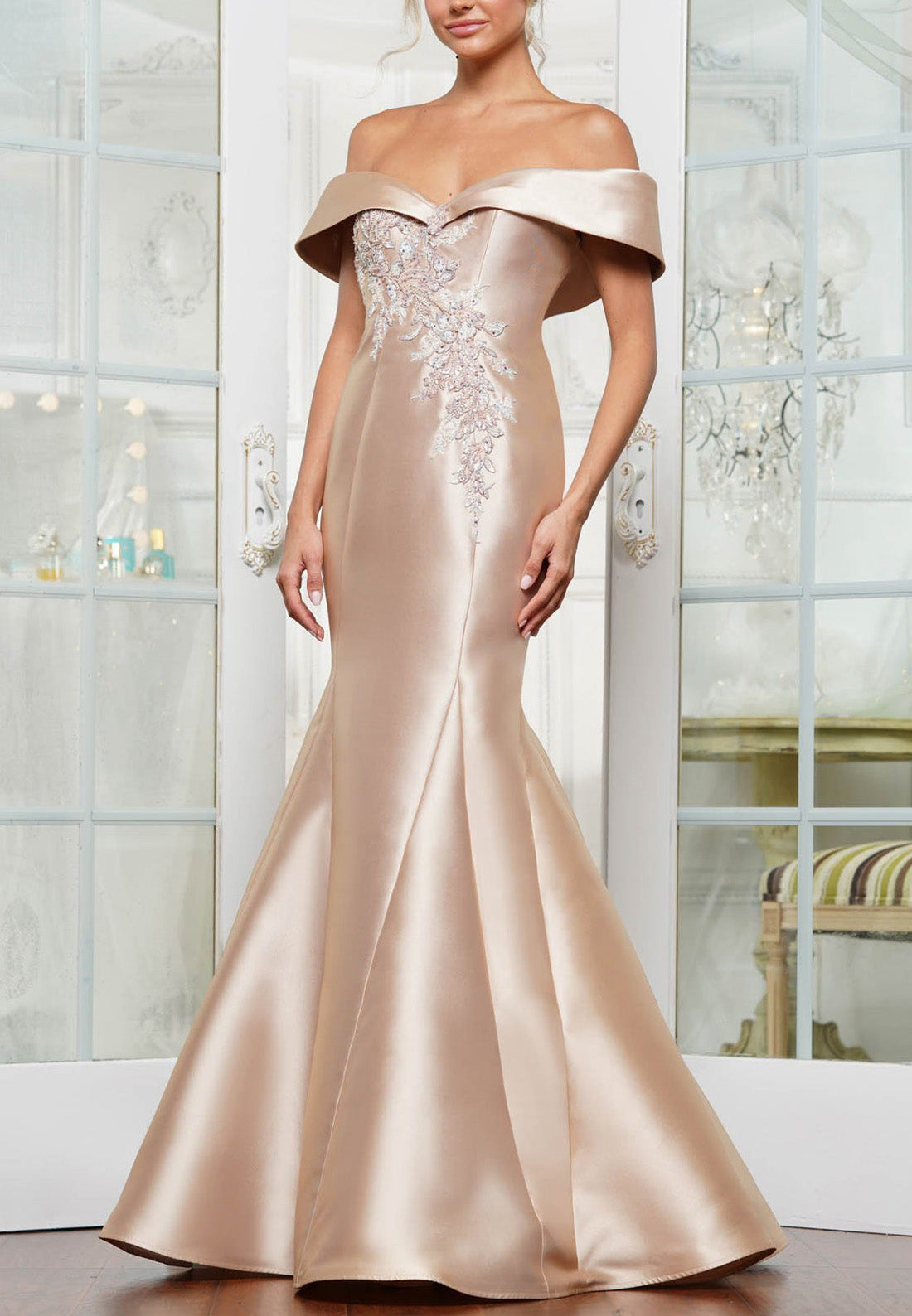 Off-Shoulder Strapless Appliques Satin Mermaid Mother of Bride Dress