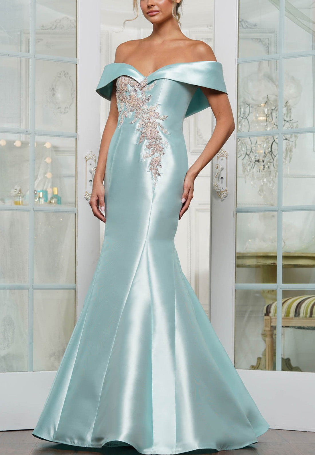 Off-Shoulder Strapless Appliques Satin Mermaid Mother of Bride Dress