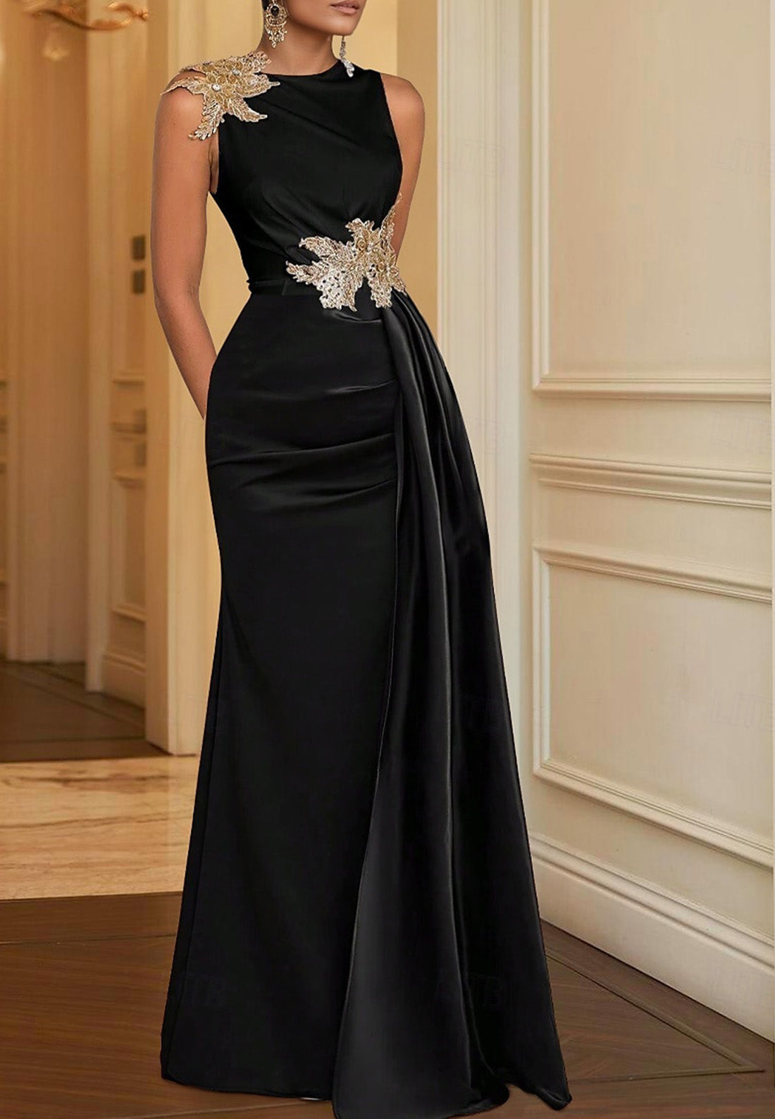 Scoop Sleeveless Appliques Sheath Mother of Bride Dress