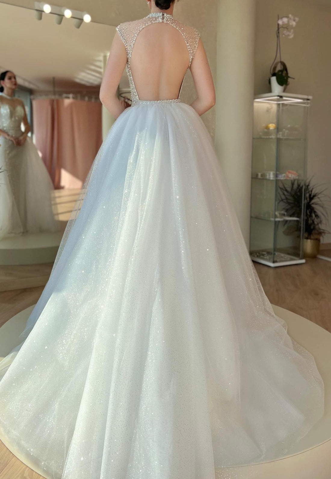 Scoop Sleeveless Beaded Embroidery Sparkly Sheath Wedding Dress