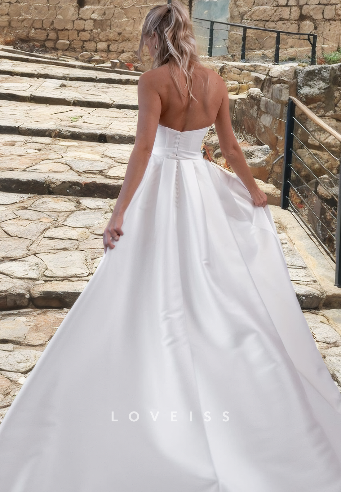 Scoop Strapless Short Removable Train Beach Wedding Dress