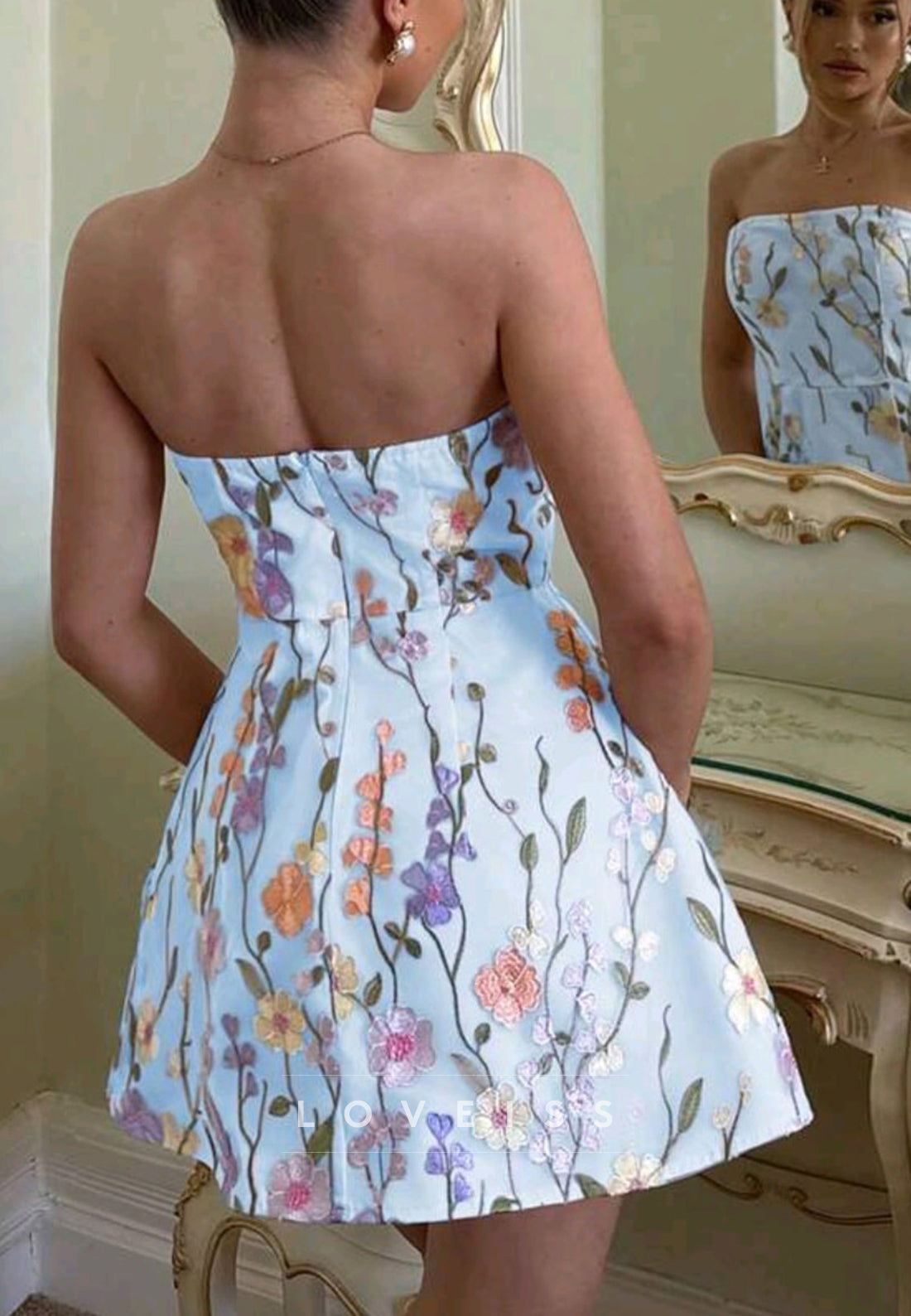 Straight Across Floral Appliques A-Line Party Homecoming Dress
