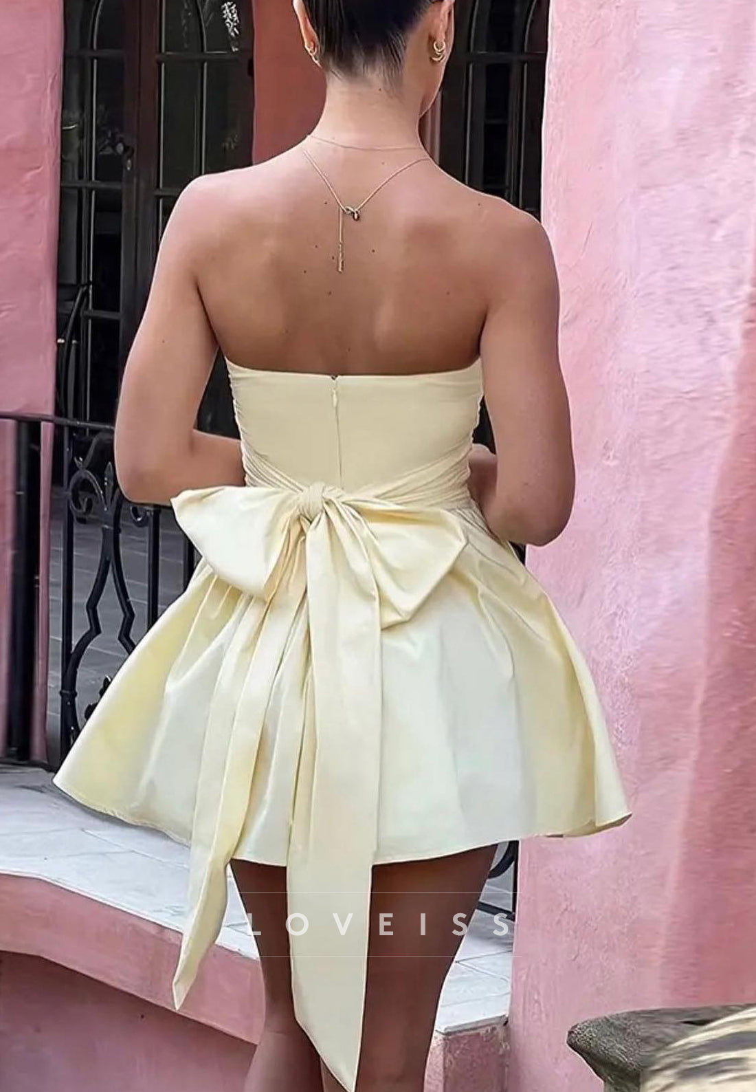 Straight Across Sleeveless Bowknot A-Line Party Homecoming Dress