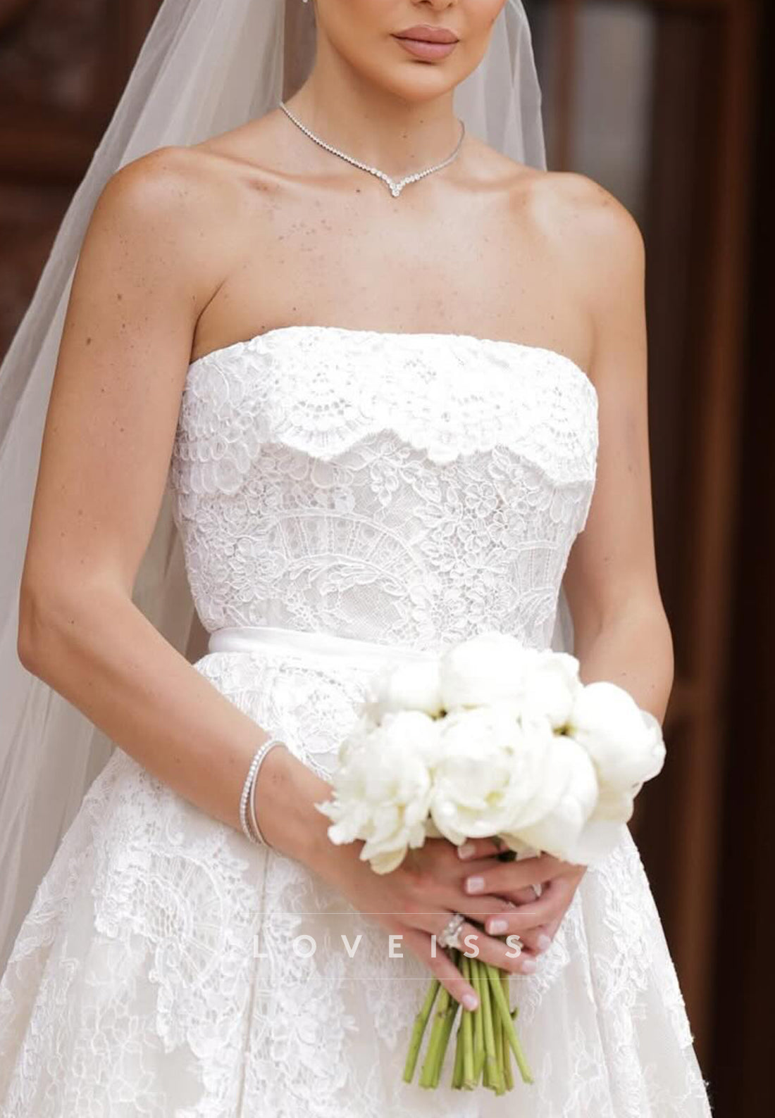 Straight Across Sleeveless Lace Appliques A-Line Wedding Dress