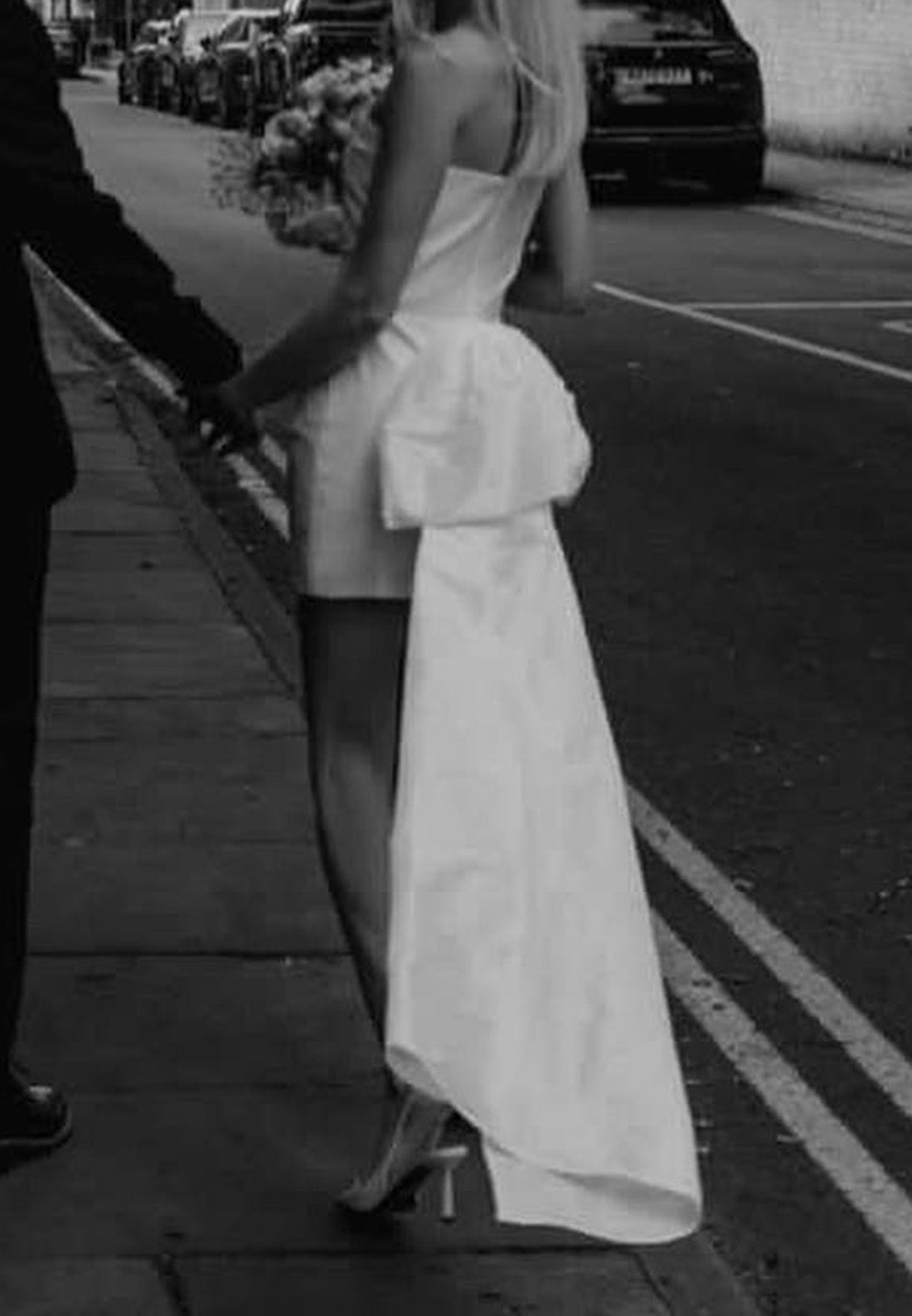 Straight Across Sleeveless Bowknot Sheath Simple Short Beach Wedding Dress