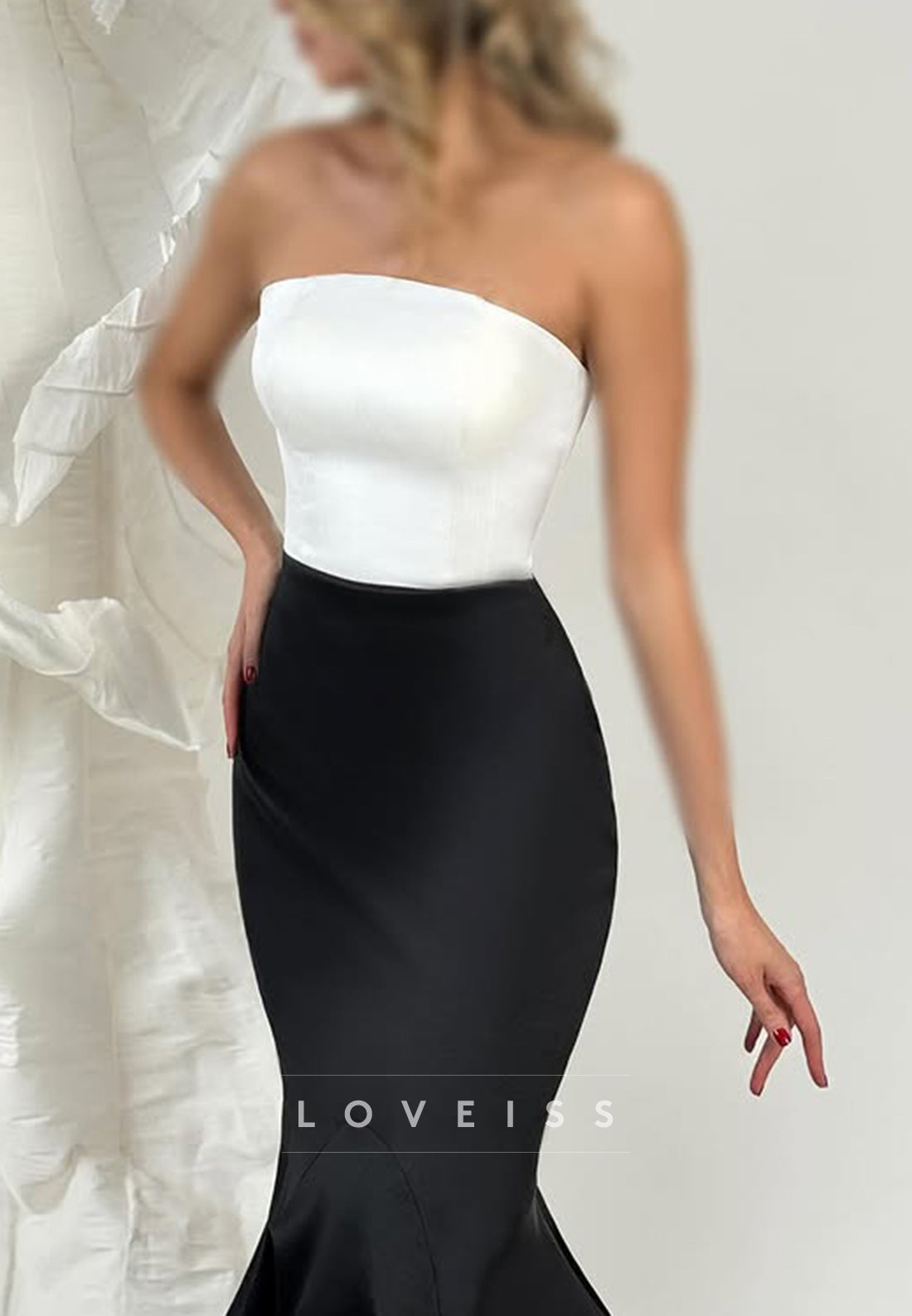 Straight Across Sleeveless Sleek Mermaid Evening Dress