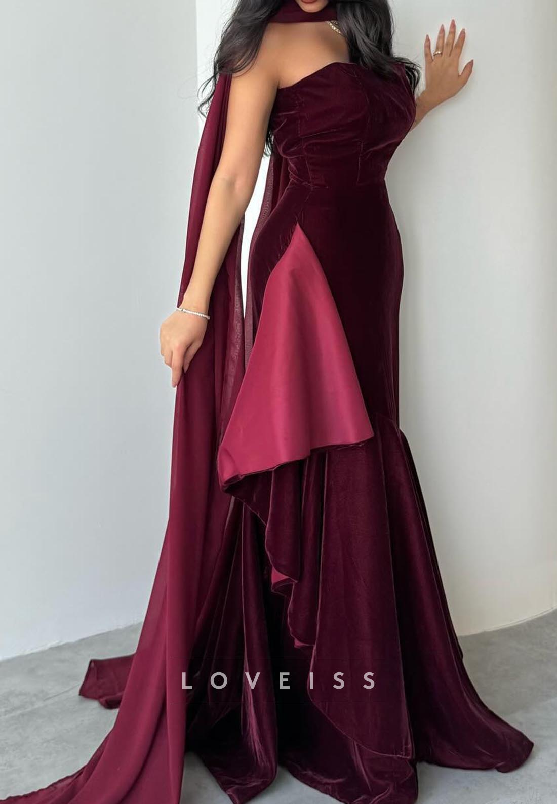 Straight Across Sleeveless Velvet Mermaid Evening Dress