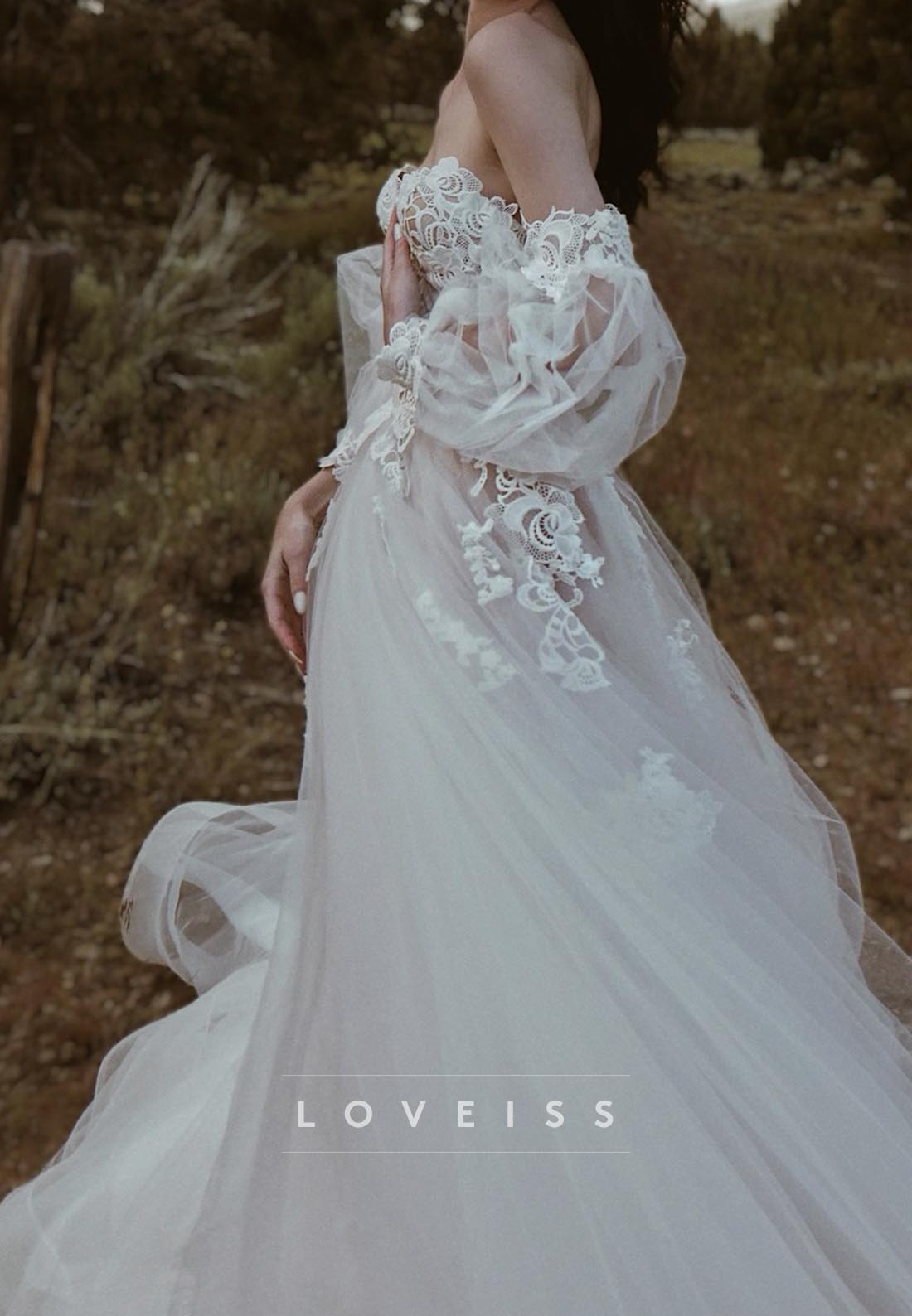 Sweetheart Appliques Long Sleeves A-Line Wedding Dress