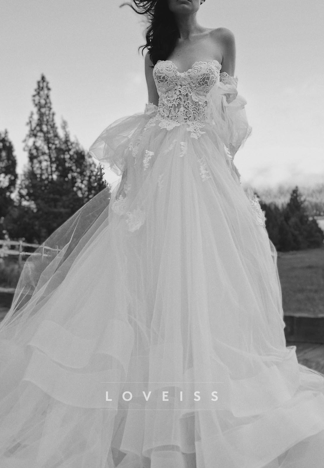 Sweetheart Appliques Long Sleeves A-Line Wedding Dress