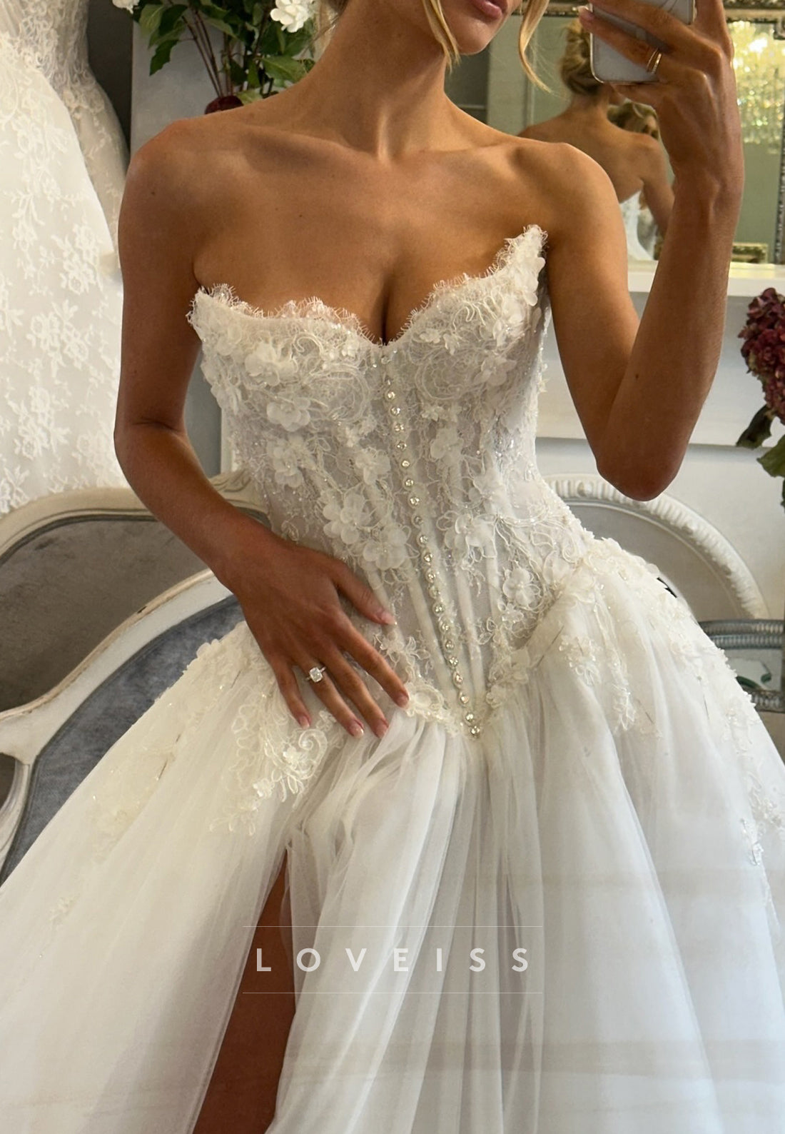 Sweetheart Appliques Tulle A-Line Wedding Dress
