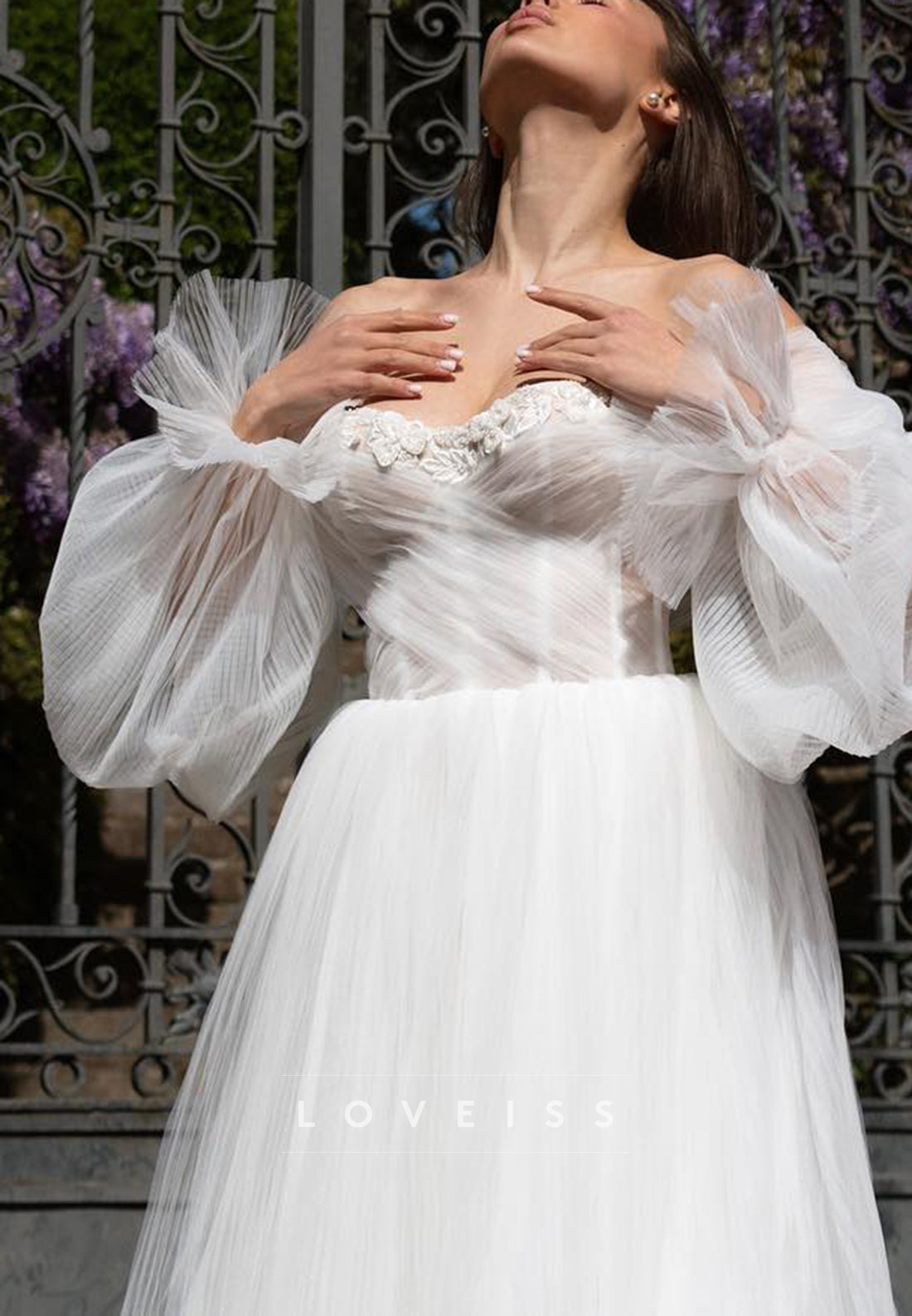 Sweetheart Appliques Tulle Pleated A-Line Wedding Dress