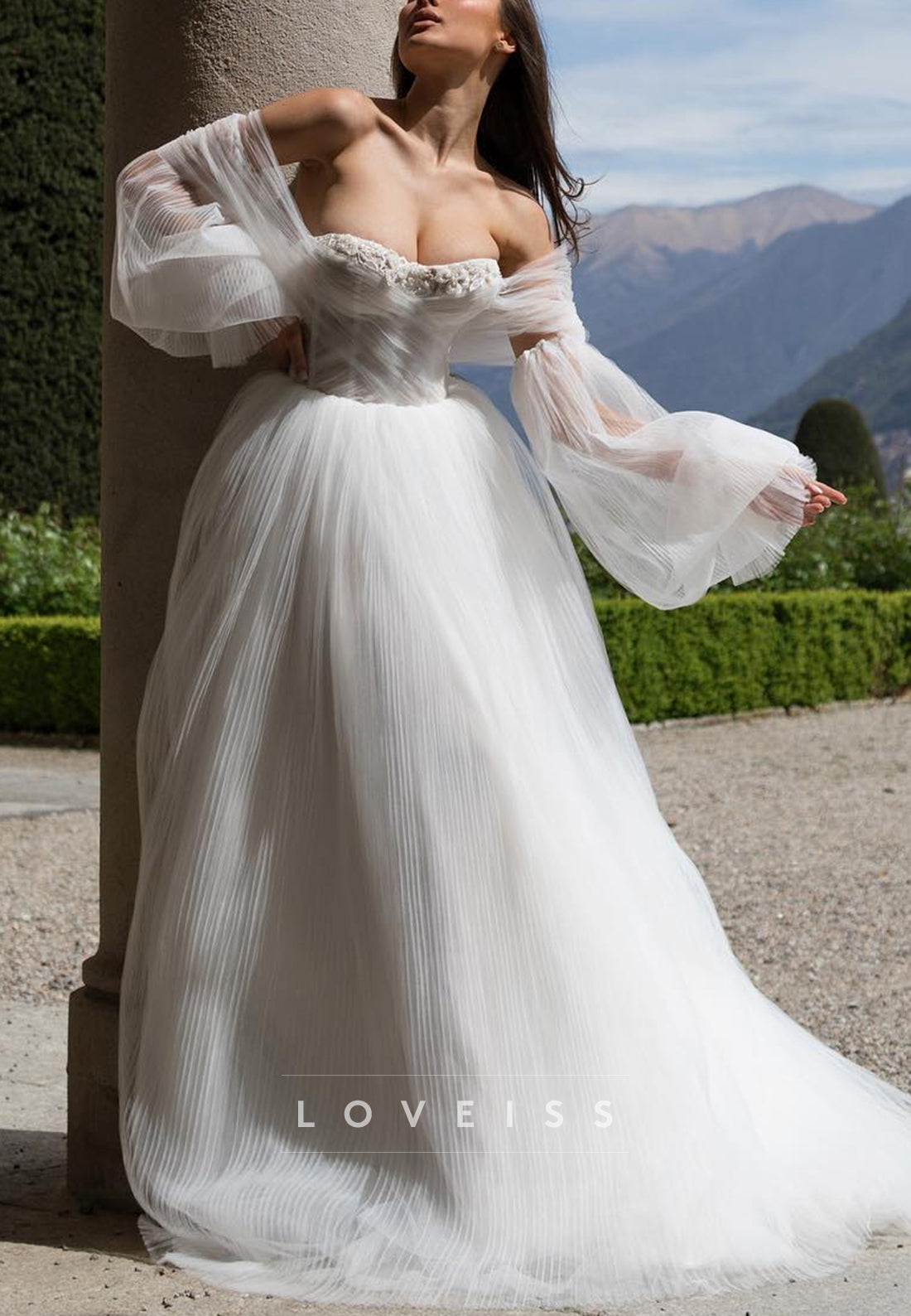 Sweetheart Appliques Tulle Pleated A-Line Wedding Dress