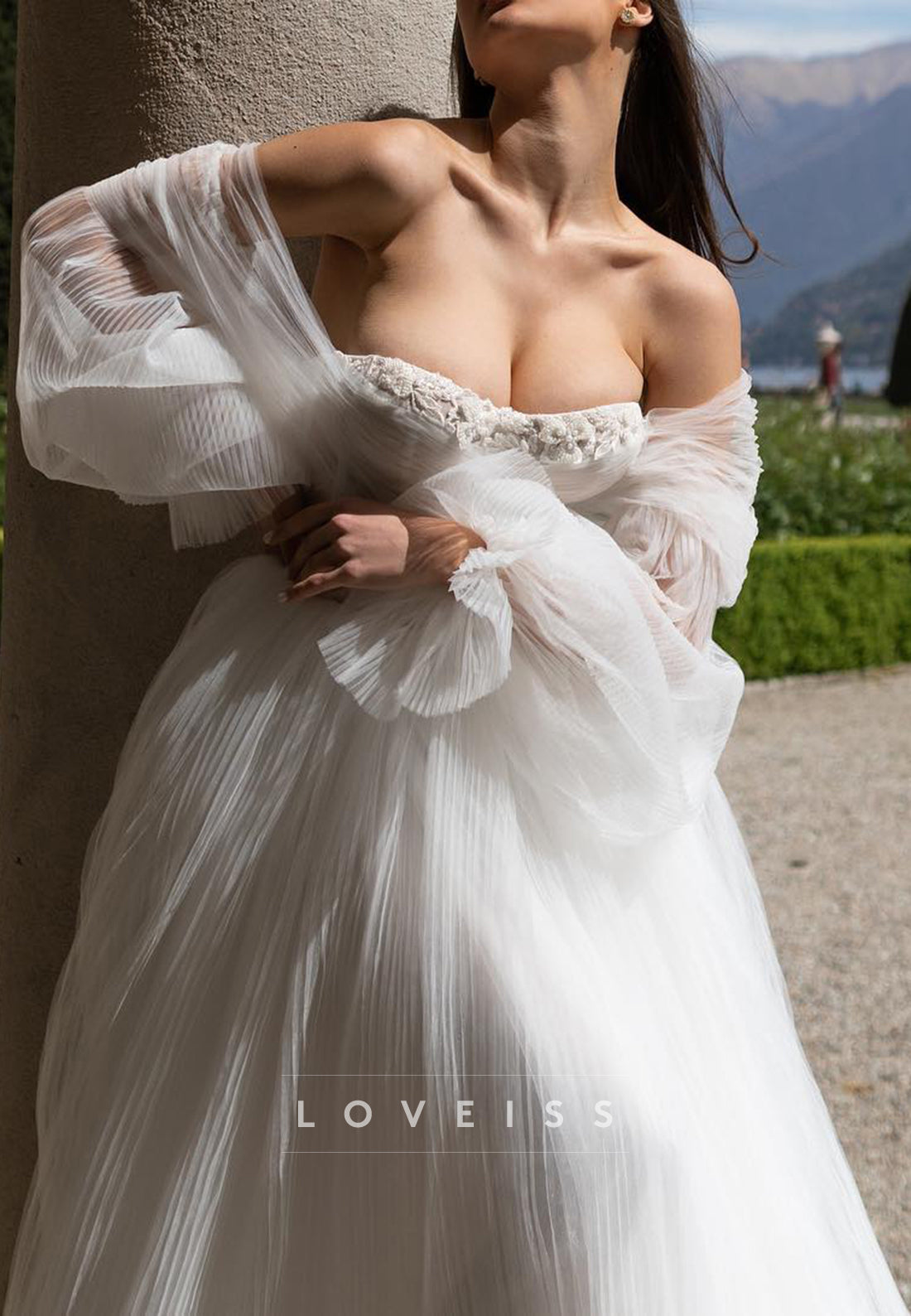 Sweetheart Appliques Tulle Pleated A-Line Wedding Dress