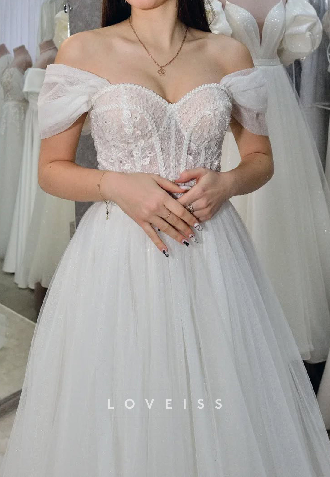 Sweetheart Appliques Tulle Sleeveless A-Line Wedding Dress