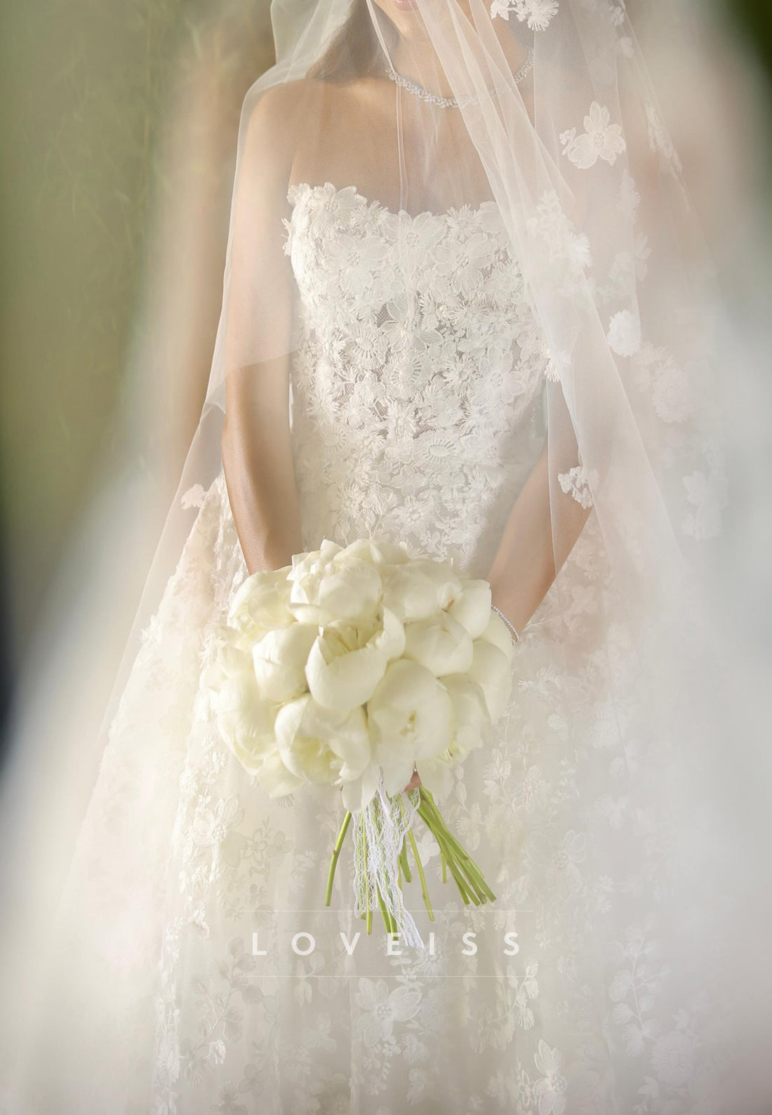 Sweetheart Floral Appliques Sleeveless A-Line Wedding Dress