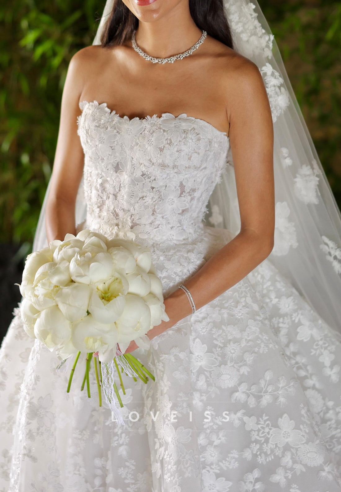 Sweetheart Floral Appliques Sleeveless A-Line Wedding Dress