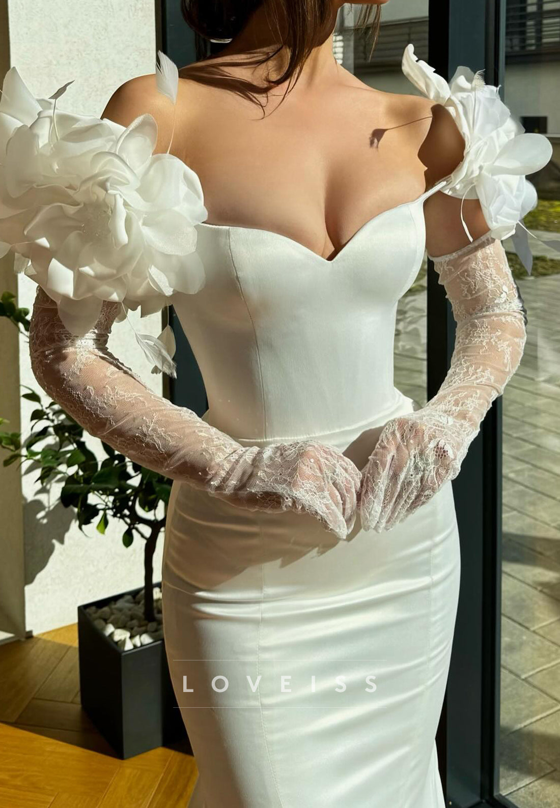 Sweetheart Floral Long Sleeves Sleek Mermaid Wedding Dress