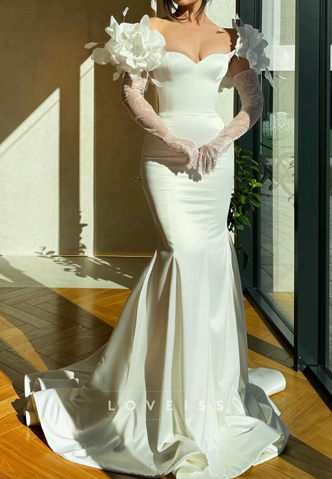 Sweetheart Floral Long Sleeves Sleek Mermaid Wedding Dress