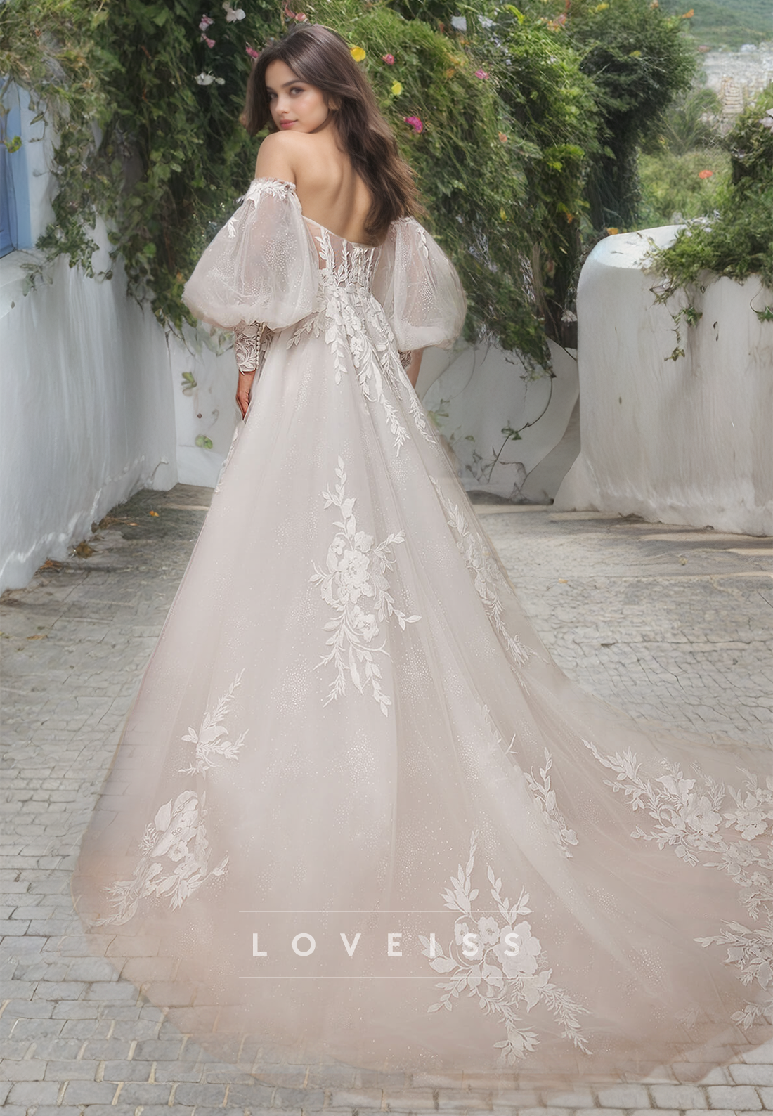 Sweetheart Long Sleeves Appliques Ball Gown Wedding Dress