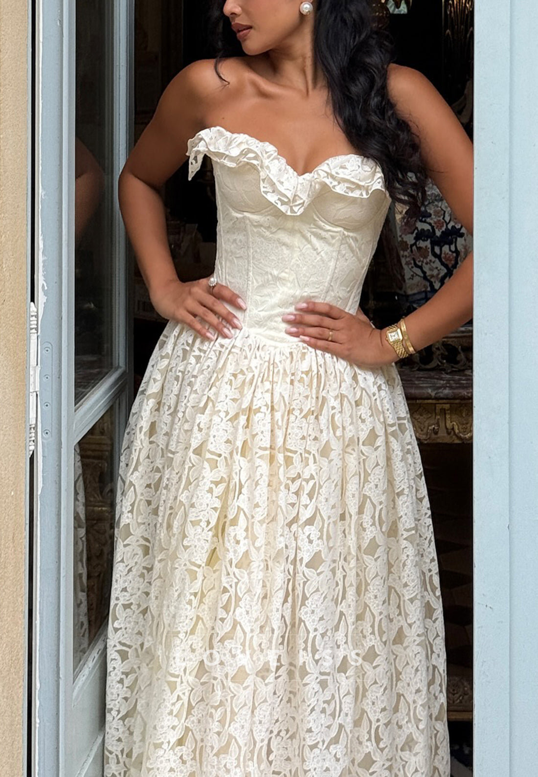 Sweetheart Long Sleeves Appliques Midi Vintage A-Line Wedding Dress