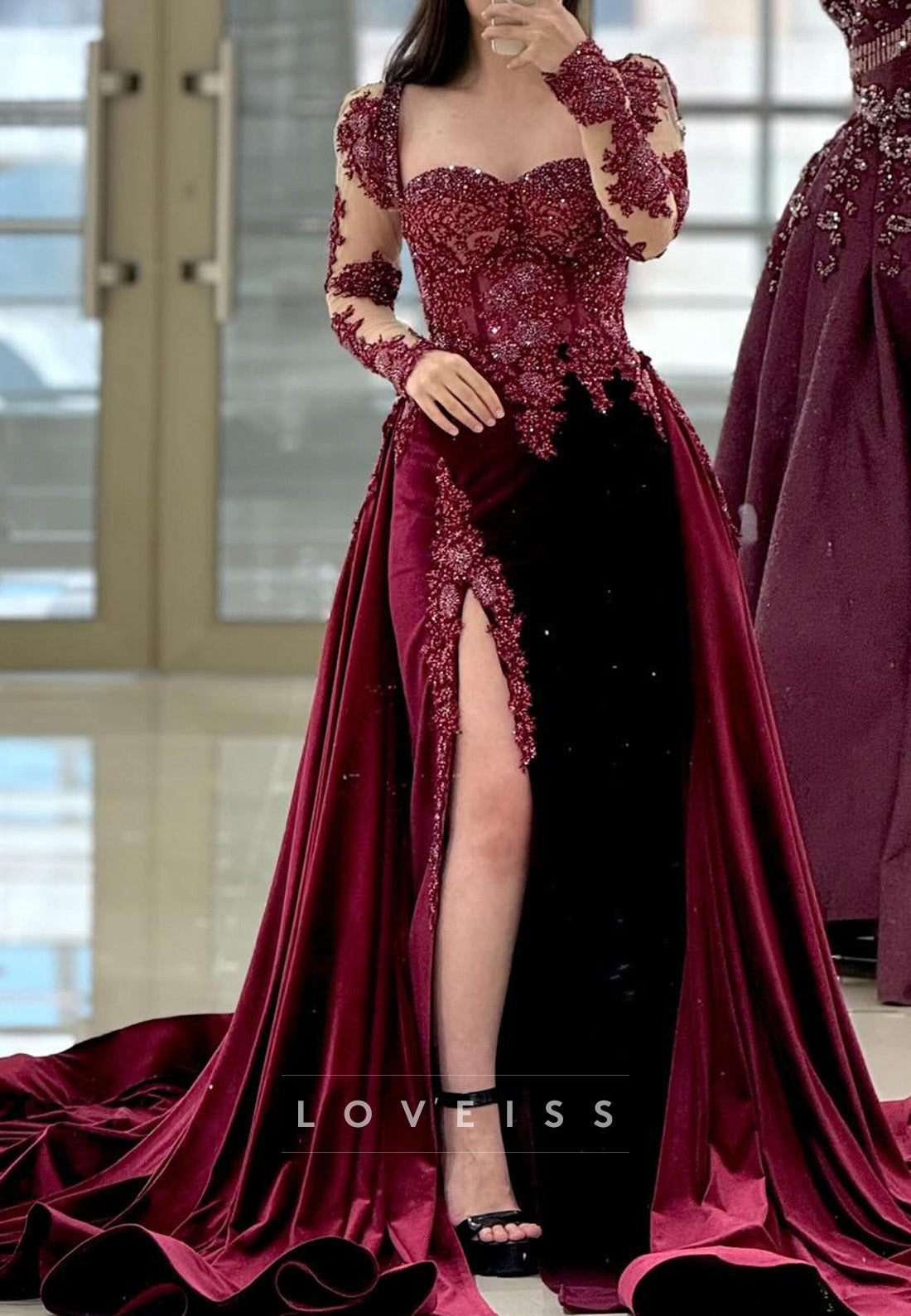 Sweetheart Long Sleeves Appliques Velvet A-Line Prom Dress