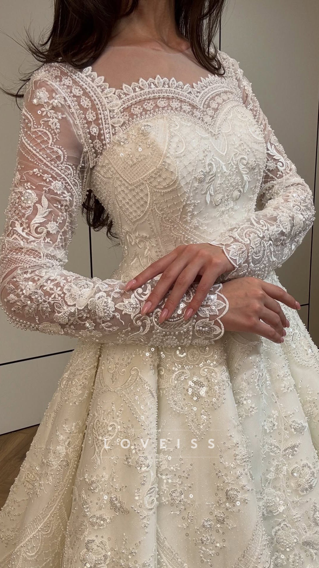Sweetheart Long Sleeves Lace Appliques A-Line Wedding Dress