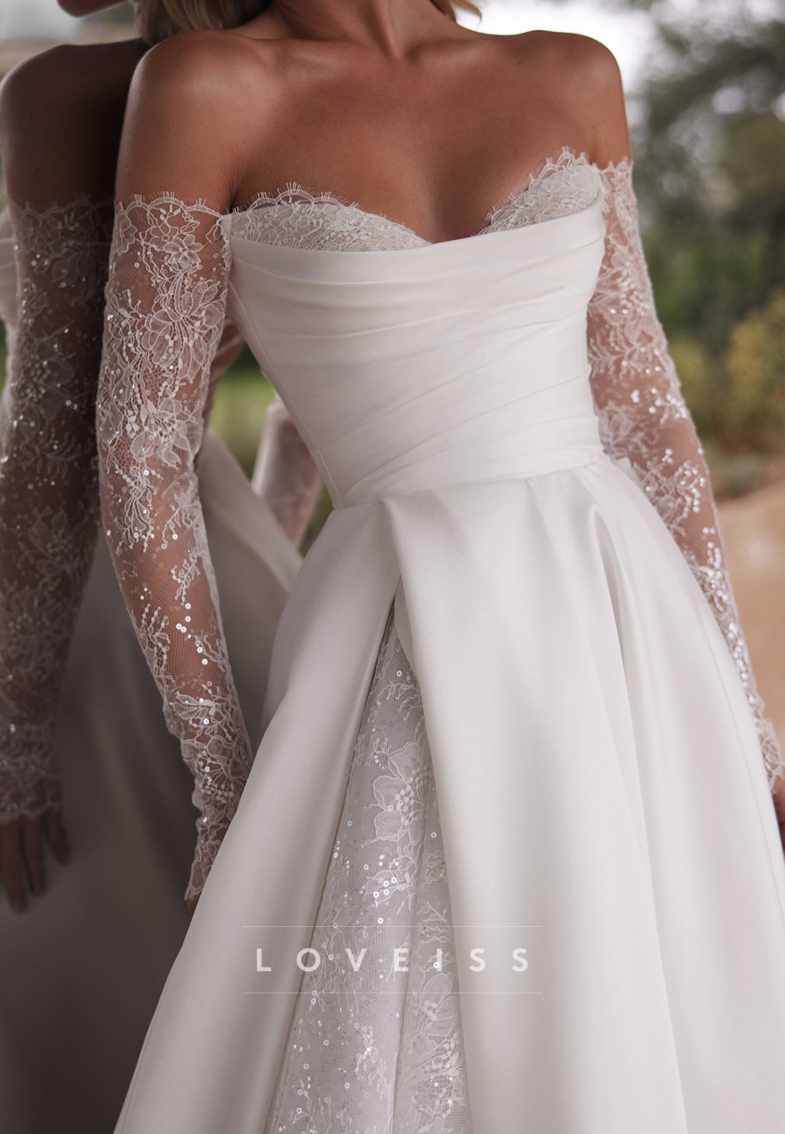 Sweetheart Long Sleeves Lace Appliques Satin A-Line Wedding Dress