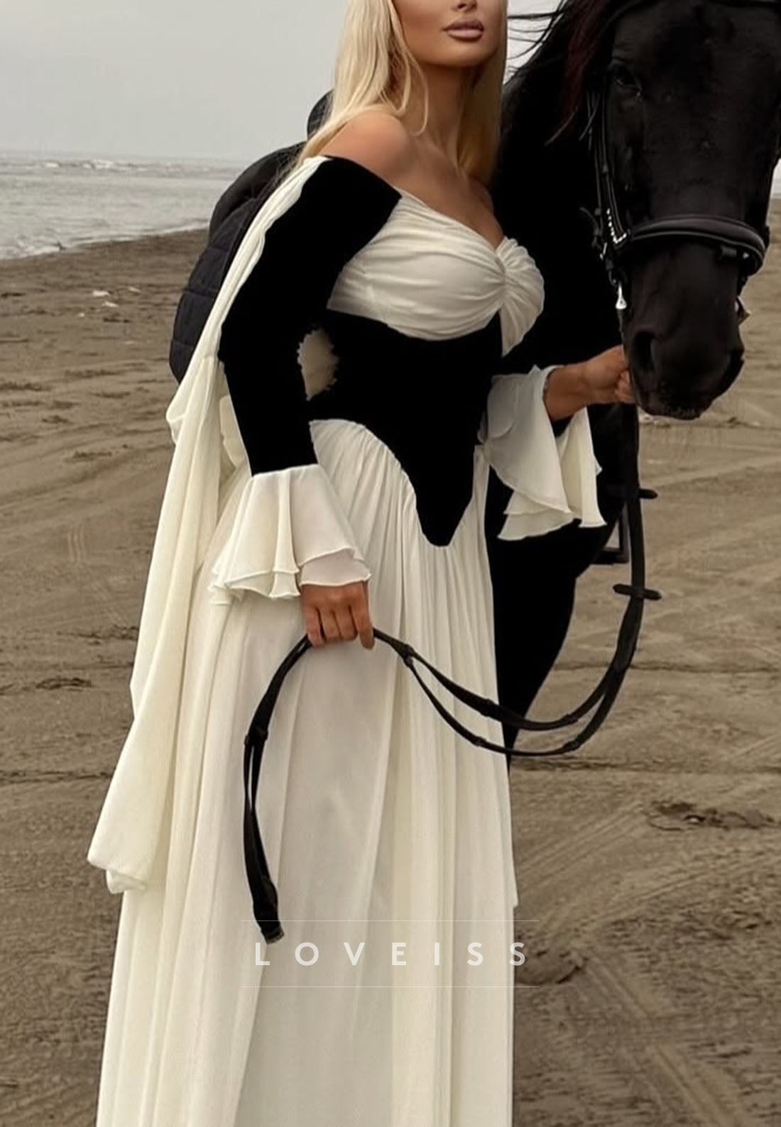 Sweetheart Long Sleeves Pleated A-Line Formal Dress