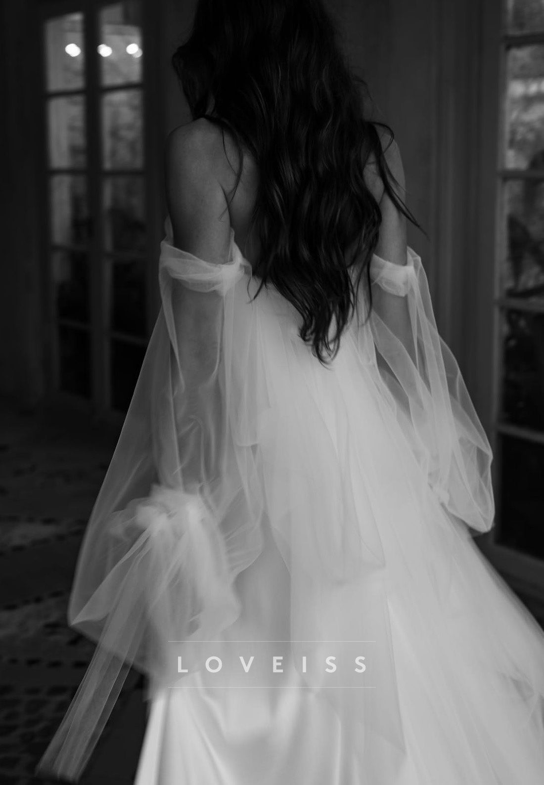 Sweetheart Long Sleeves Sleek Sheath Side Slit Beach Wedding Dress