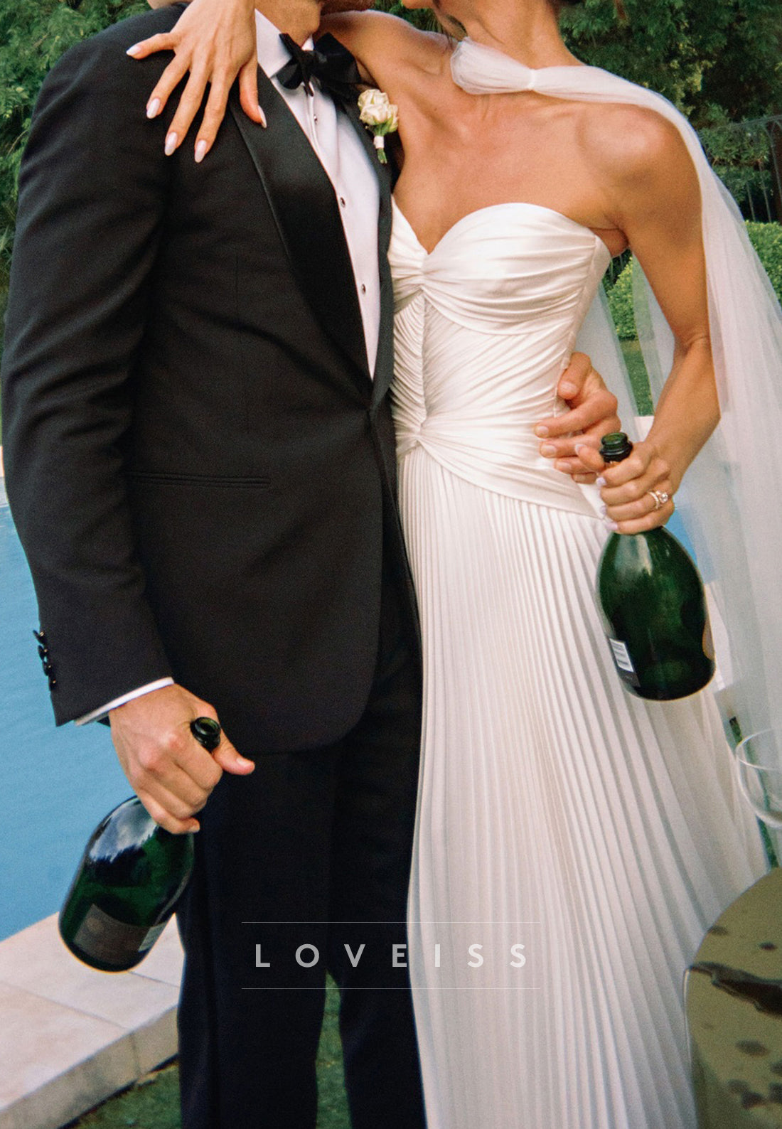 Sweetheart Pleated Sleeveless A-Line Wedding Dress