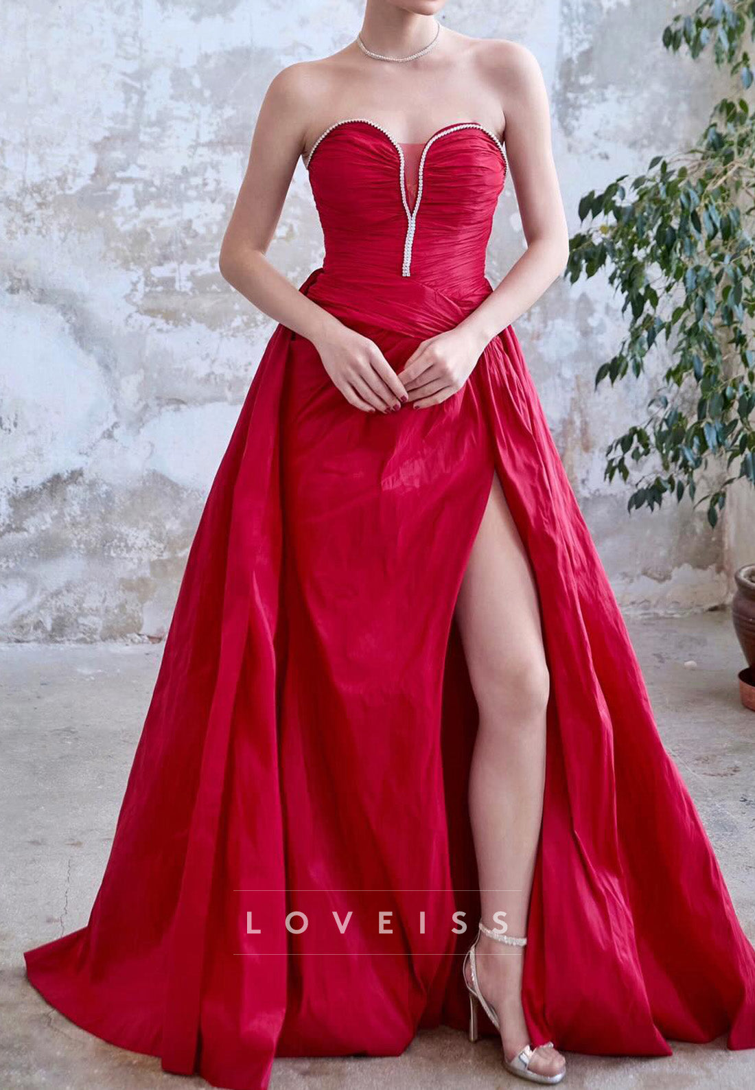 Sweetheart Pleated Sleeveless Sheath Prom Dress