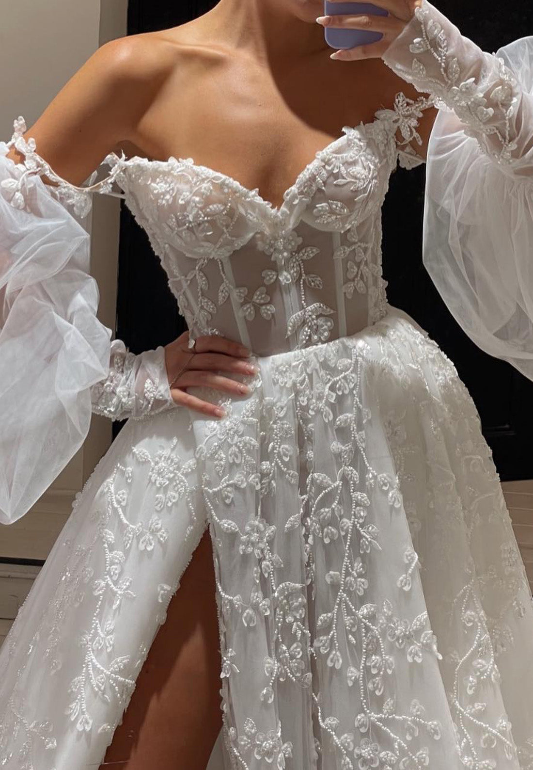 Sweetheart Puff Sleeves Floral Appliques A-Line Wedding Dress