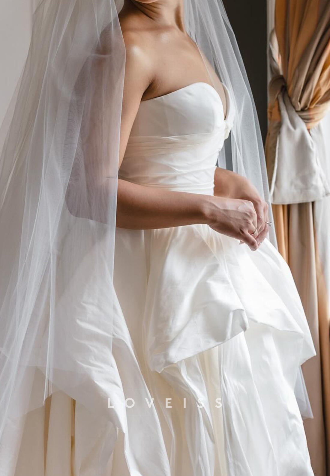 Sweetheart Ruched Side Slit Sleeveless A-Line Wedding Dress