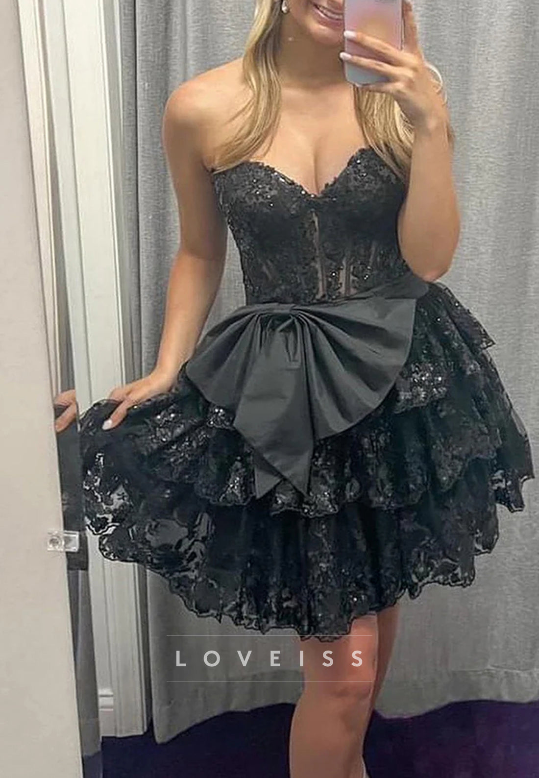 Sweetheart Sequins Appliques Tiered A-Line Short Party Homecoming Dress