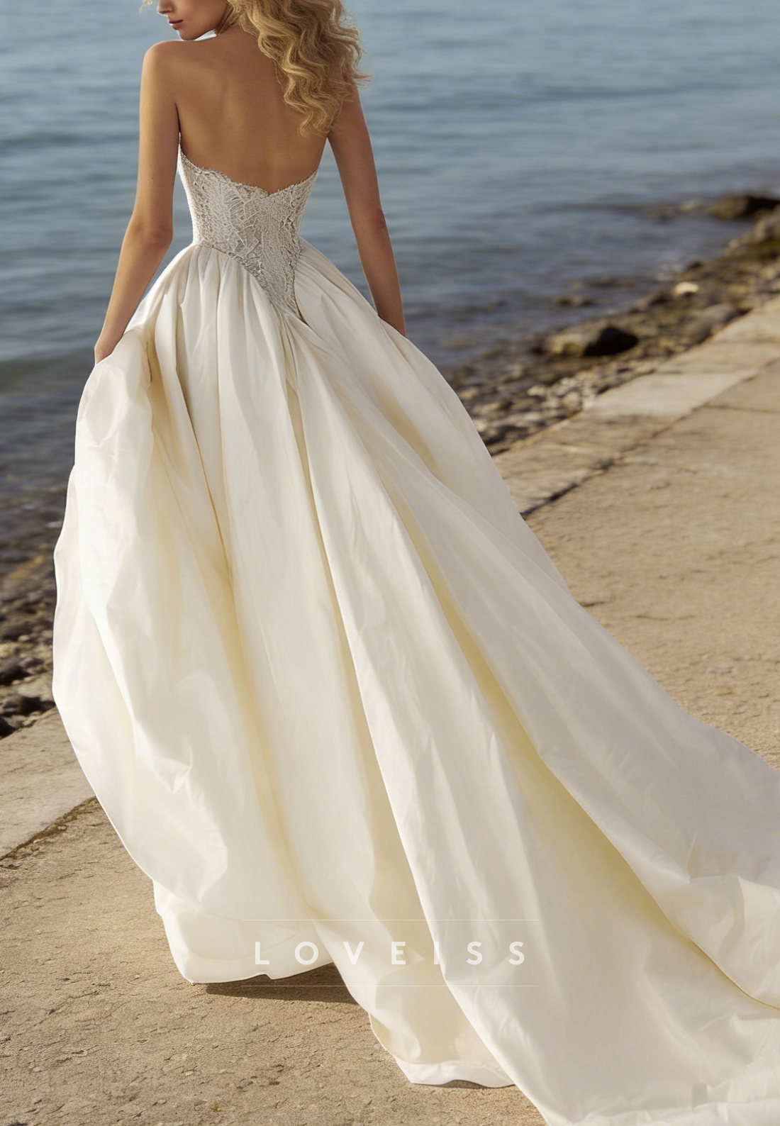 Sweetheart Sleeveless Appliques A-Line Wedding Dress