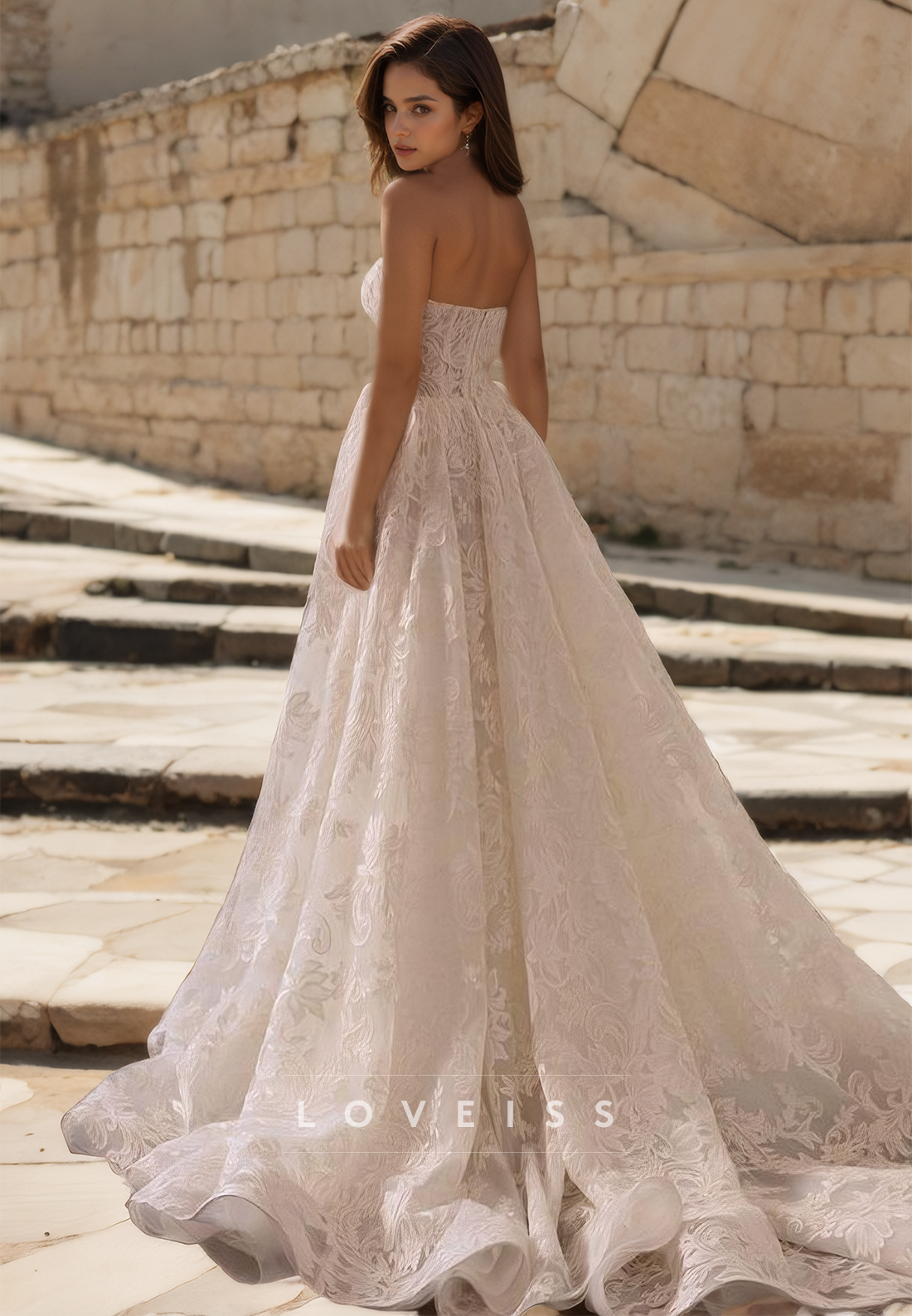 Sweetheart Sleeveless Appliques Pleated A-Line Wedding Dress
