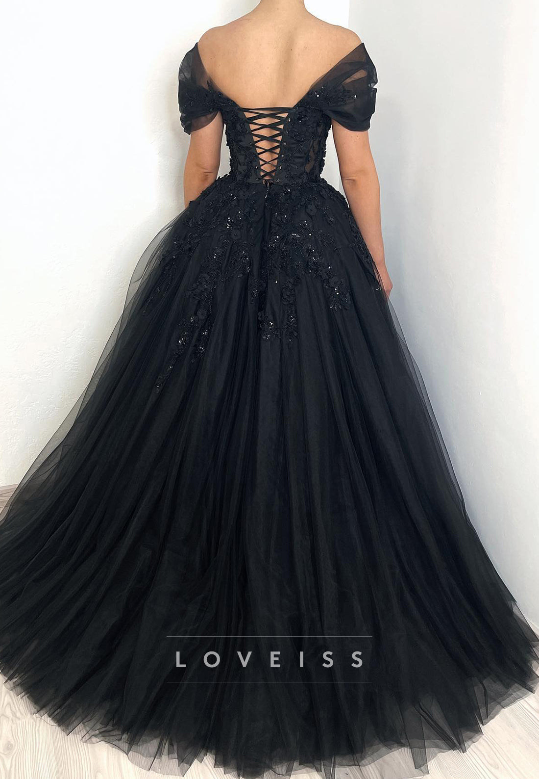 Sweetheart Sleeveless Appliques Tulle A-Line Black Wedding Dress