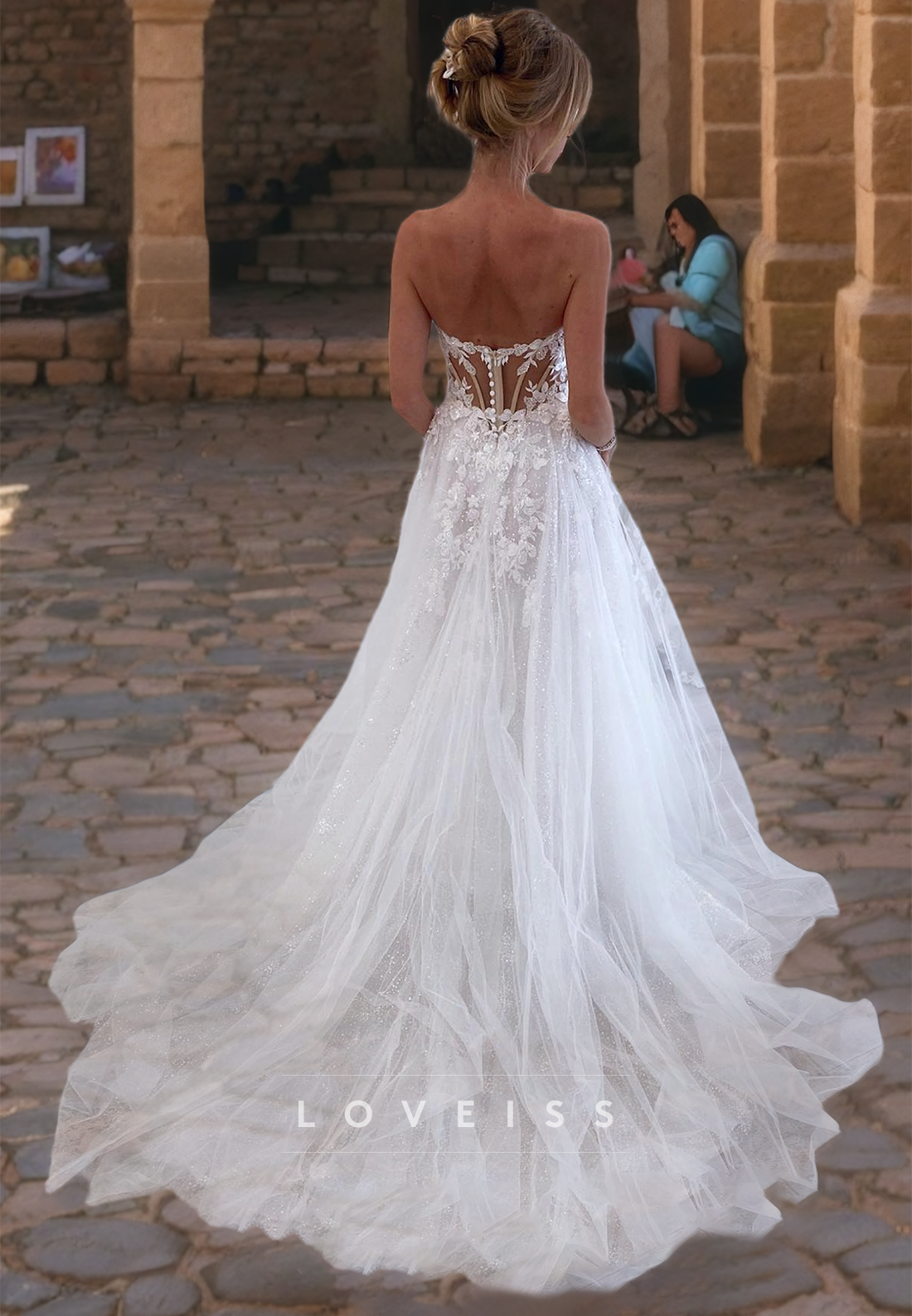 Sweetheart Sleeveless Appliques Tulle Ball Gown Wedding Dress