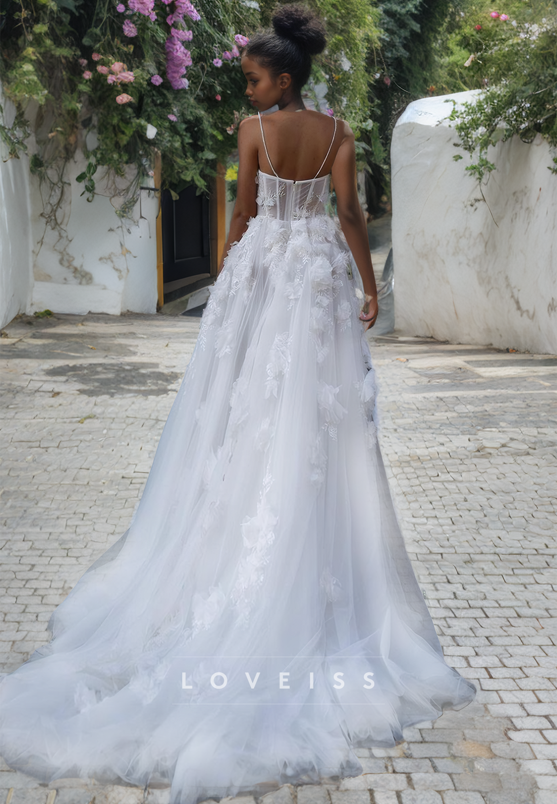 Sweetheart Sleeveless Appliques Tulle Floral Embellished A-Line Beach Wedding Dress