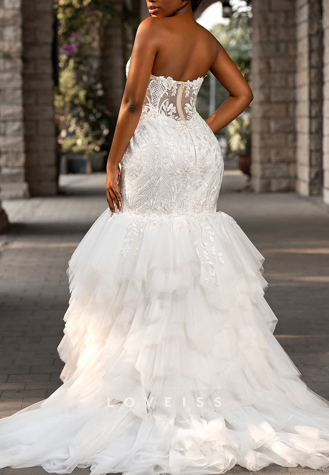 Sweetheart Sleeveless Appliques Tulle Mermaid Wedding Dress